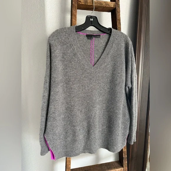 360 Cashmere Cozy Gray V-Neck Sweater, size large - Picture 3 of 14